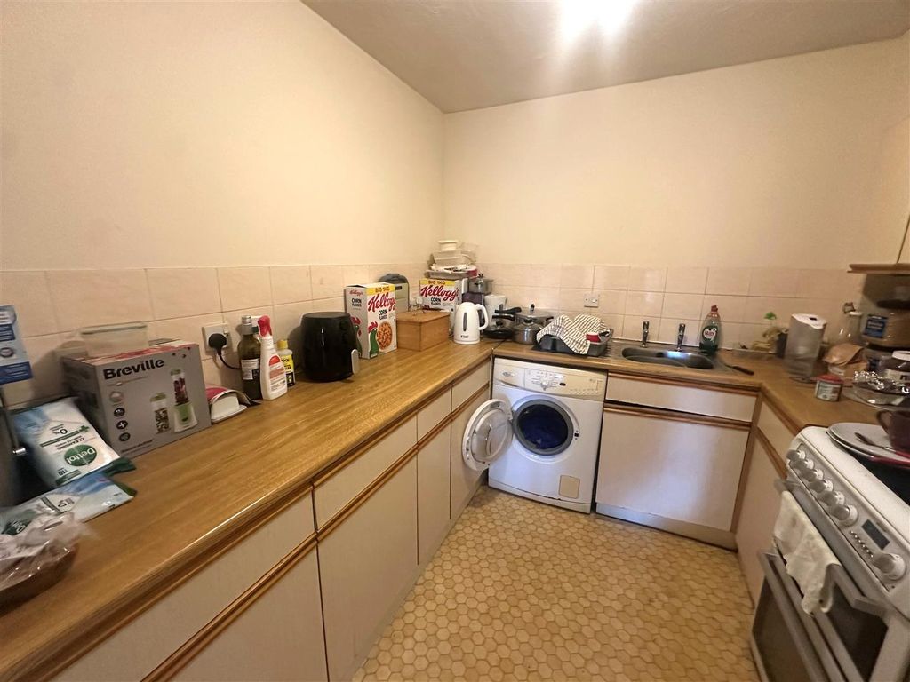 Property photo 3 of 5 Coopers Estate Agents