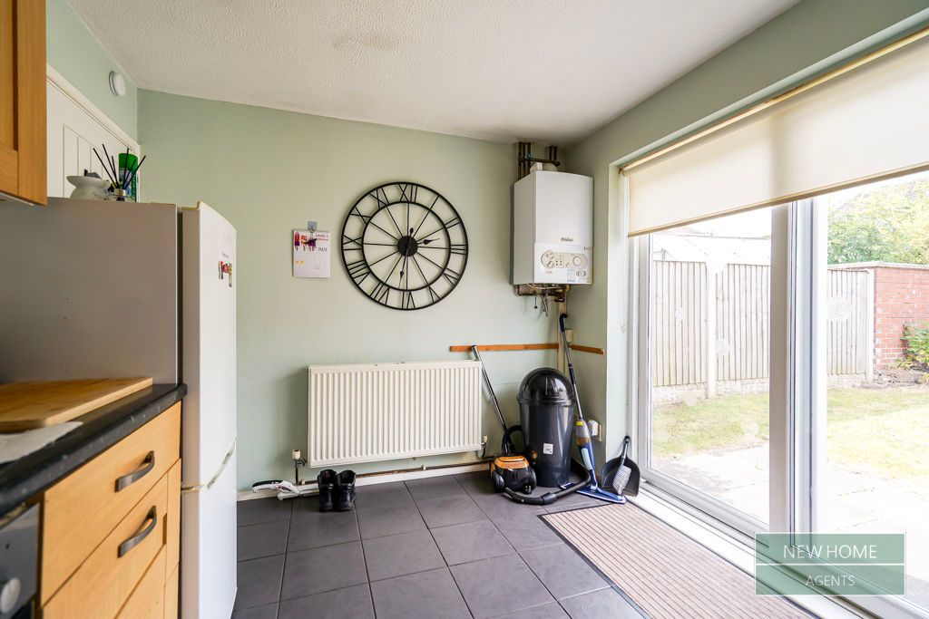 Property photo 3 of 12 Photo 8