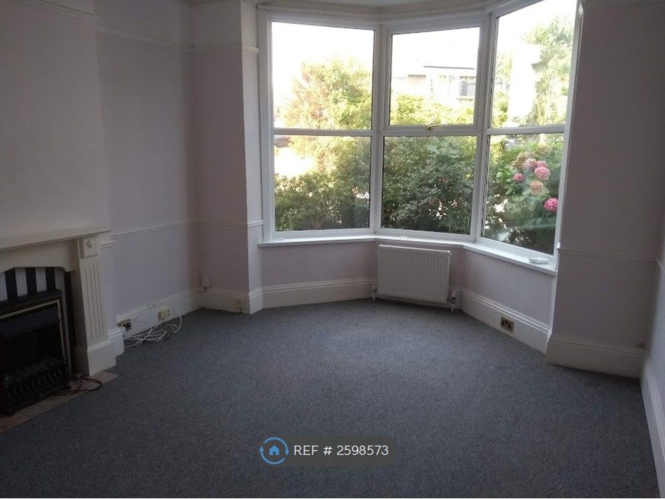 Property photo 3 of 16 Living Room