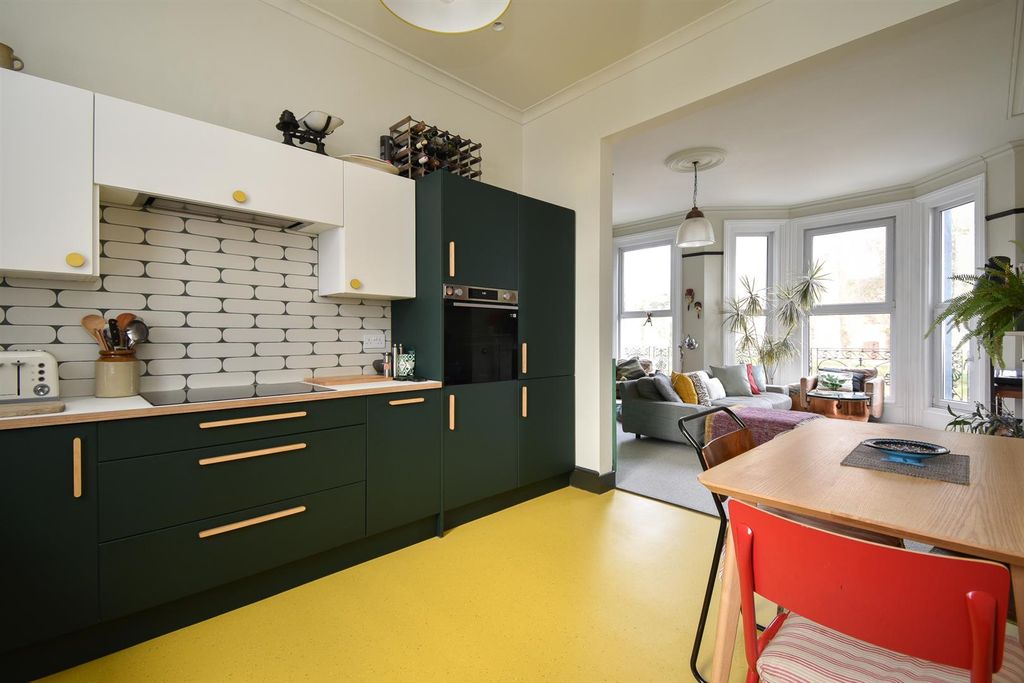 Property photo 2 of 19 Kitchen