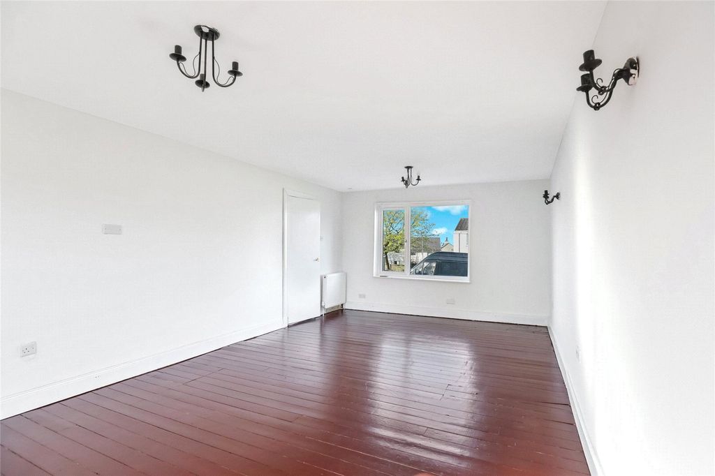 Property photo 3 of 20 Picture No. 04