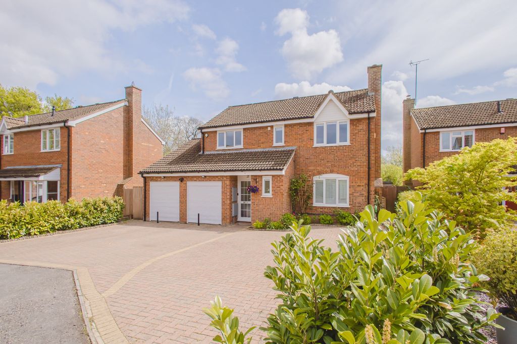 Property photo 1 of 51 4902410