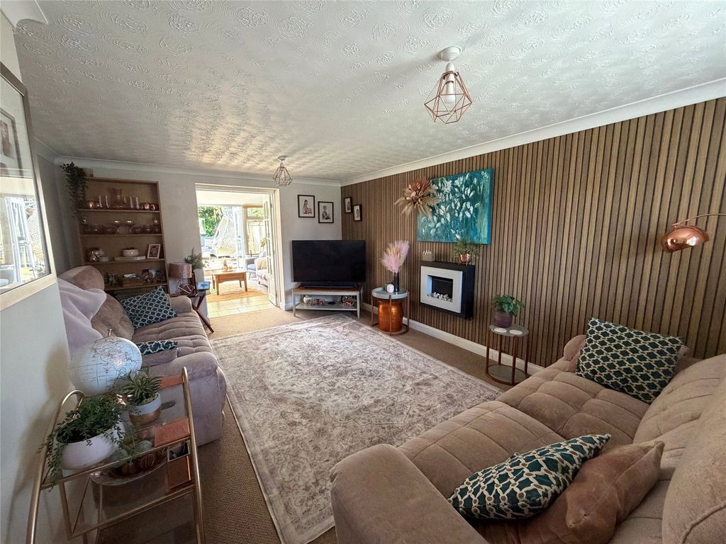 Property photo 2 of 32 Picture No. 23