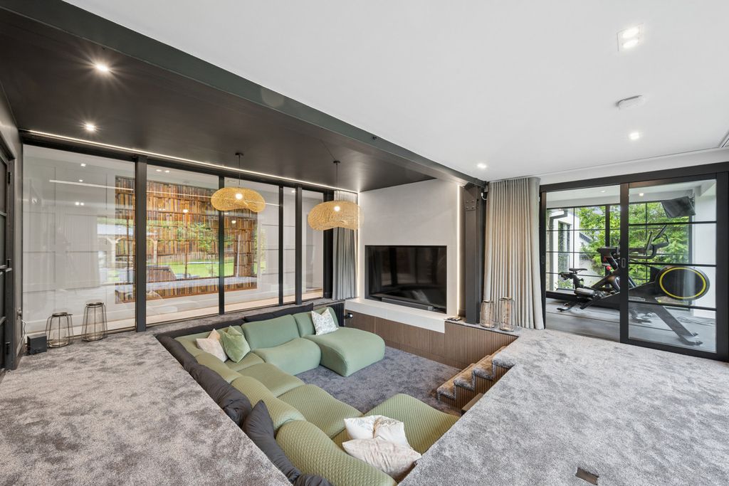 Additional image 15 of 7 bed detached house for saleAlwoodley Lane, Alwoodley, Leeds LS17