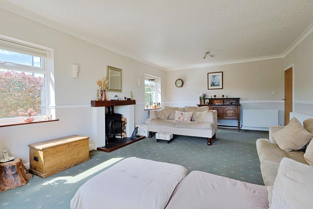 出售的4卧独立屋Insley Crescent, Broadstone BH18 photo 5