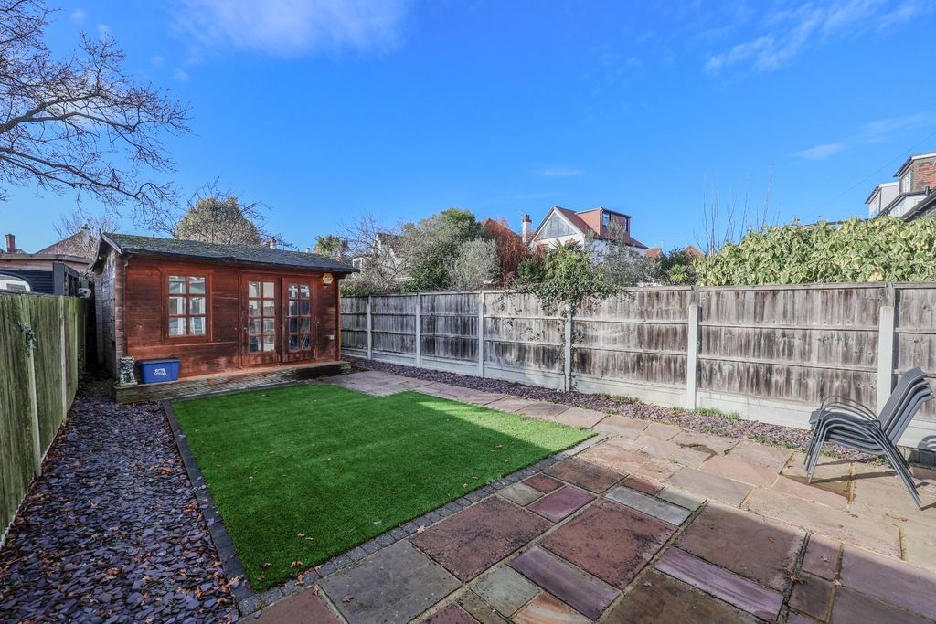 Property photo 3 of 32