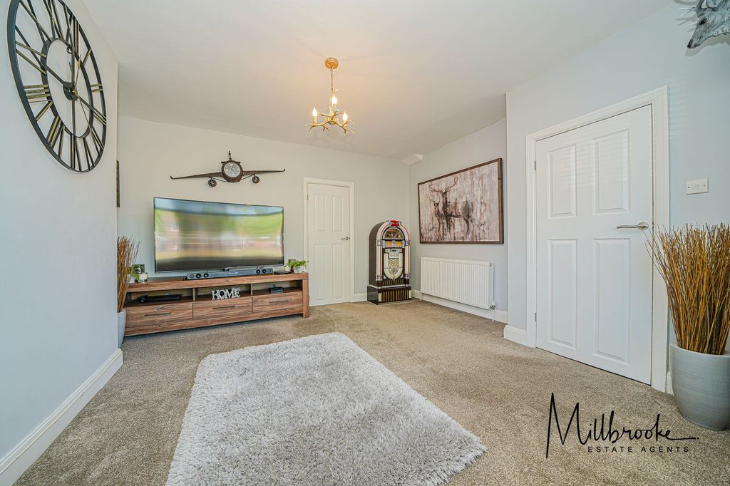 Property photo 3 of 25