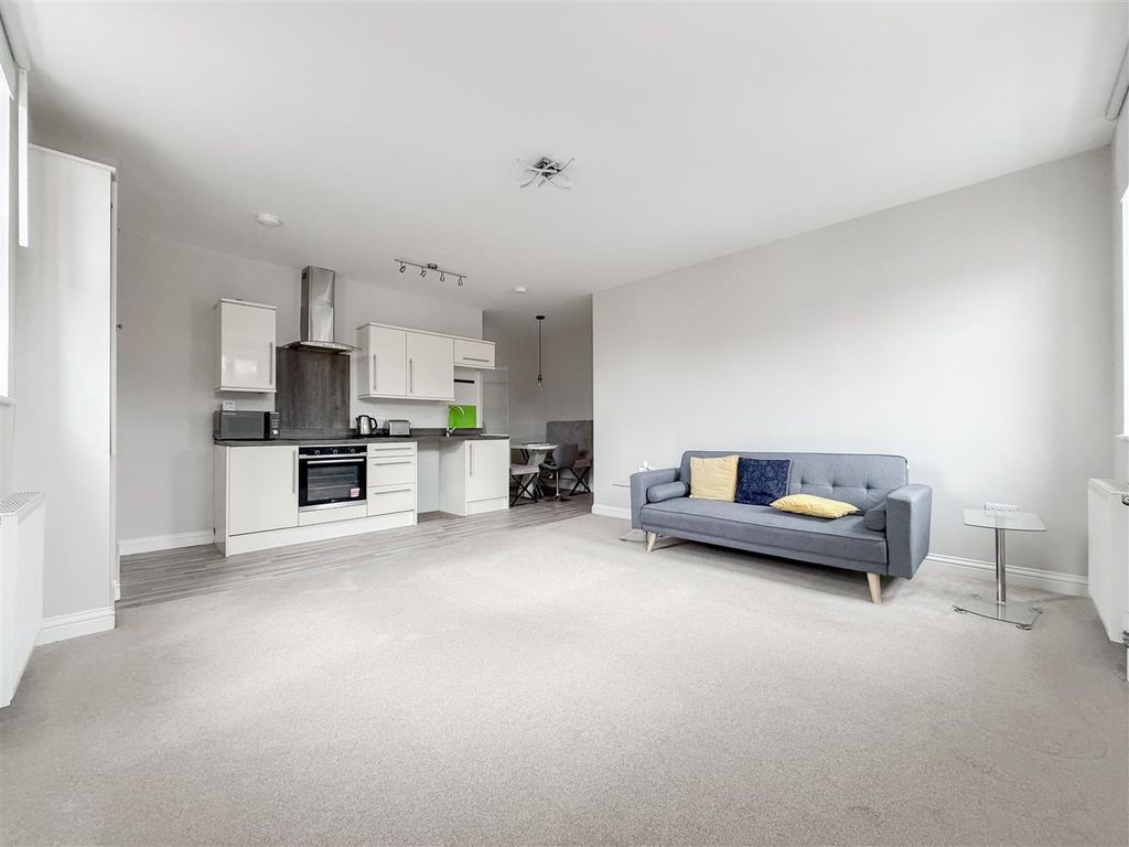 Property photo 2 of 19