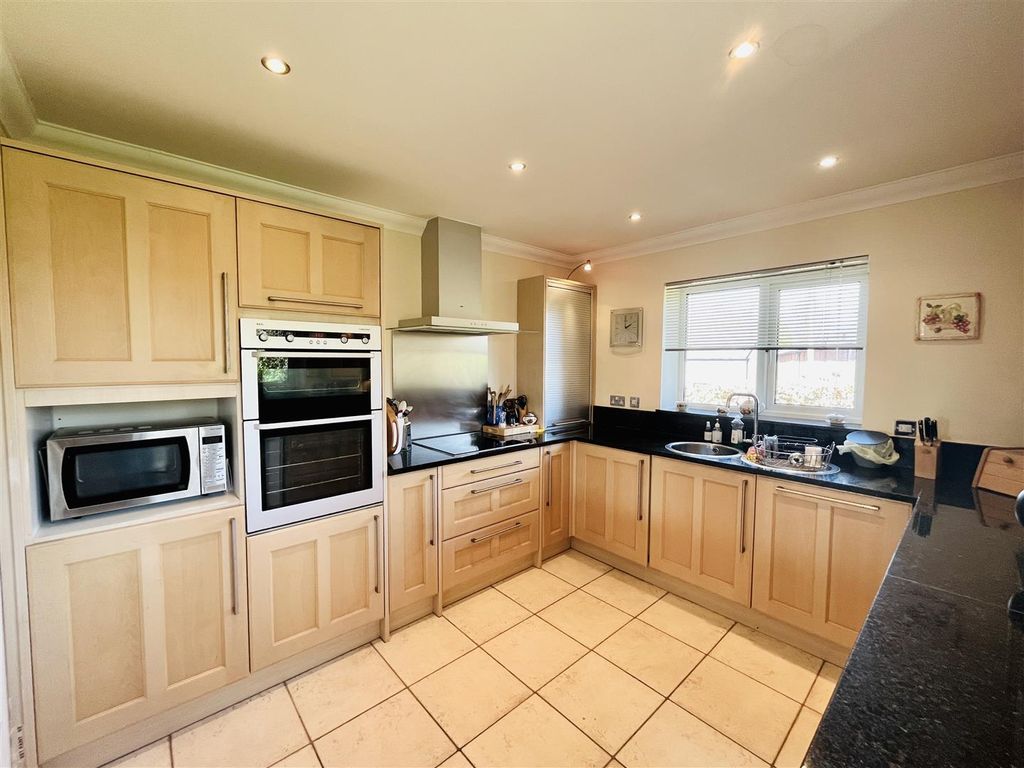 Property photo 3 of 40 Image 3