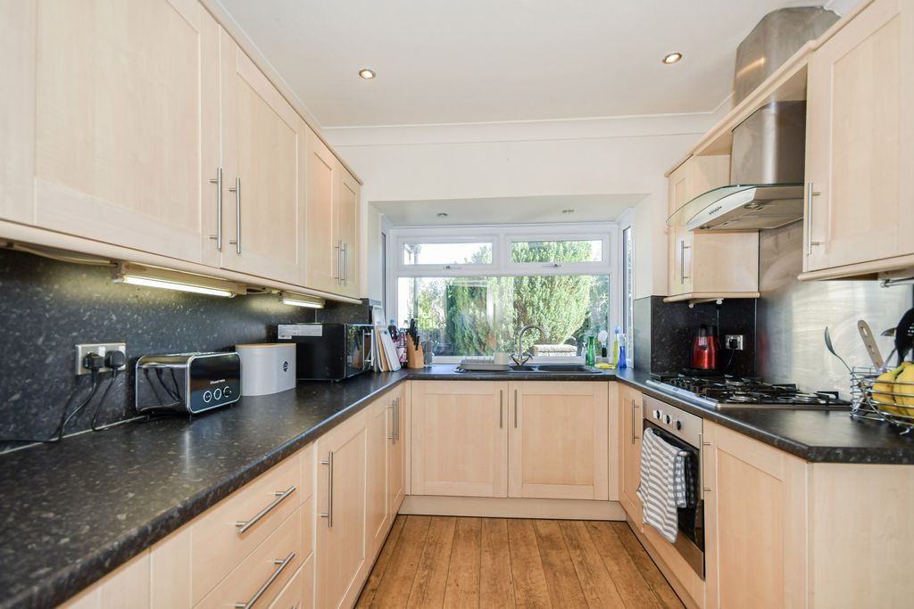 Property photo 3 of 21 Kitchen
