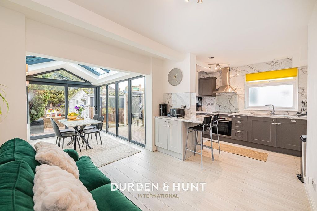 Property photo 2 of 21 Lorne-19.Jpg