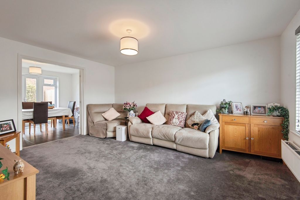 Property photo 2 of 20 Pbox-Img.Jpg