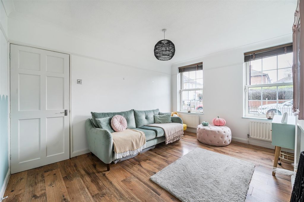 Property photo 3 of 9 1-698c77F890239-1408558-9-698B1F8360522-1.Jpg