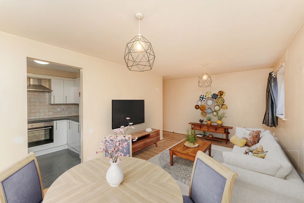 Property photo 2 of 9