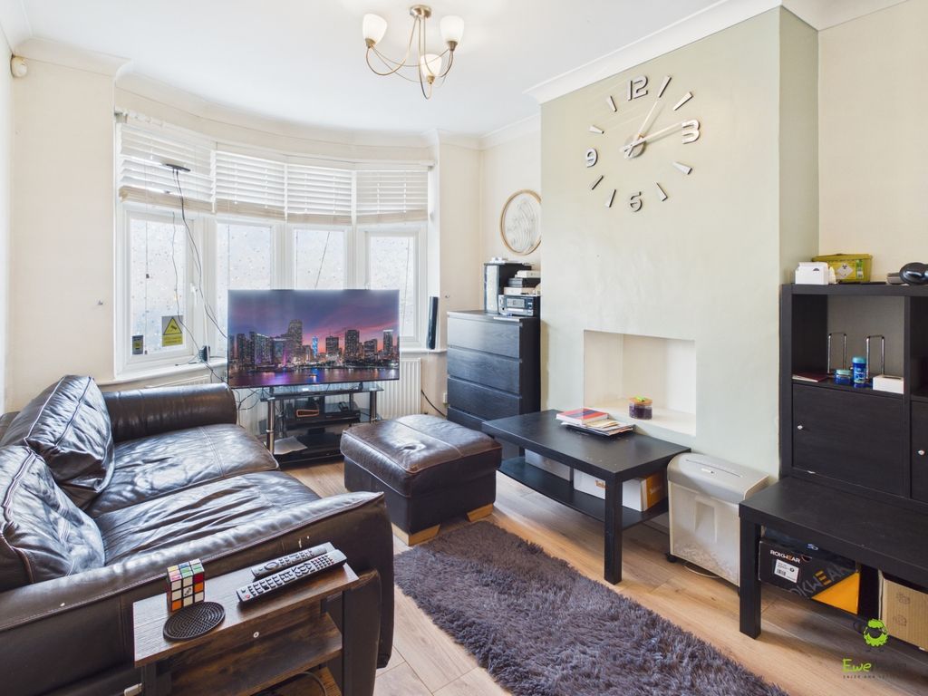 Property photo 3 of 11 Presented By Clinton At Ewemove Bexleyheath And Da