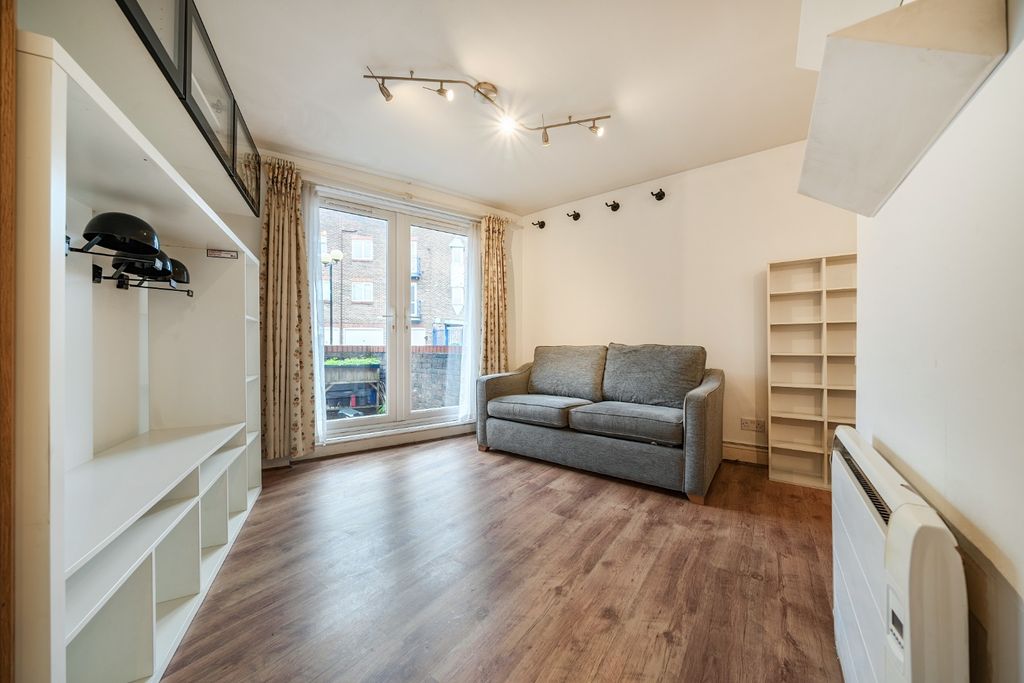 Property photo 3 of 13 4632087