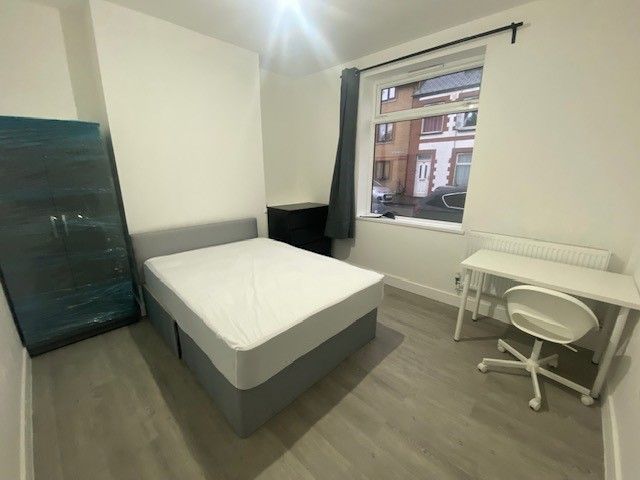 Property photo 2 of 11 Bedroom 1