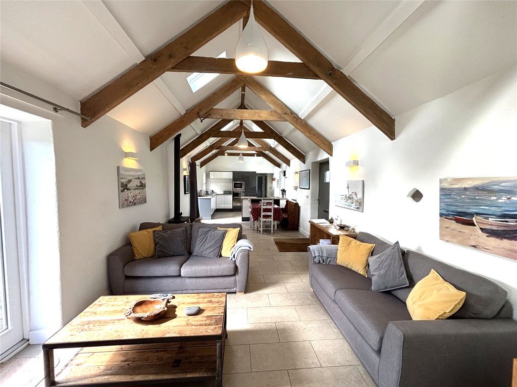 Property photo 2 of 22 Picture No. 12