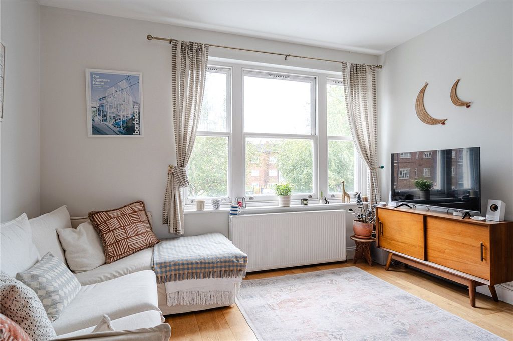 Property photo 3 of 11 Picture No. 01