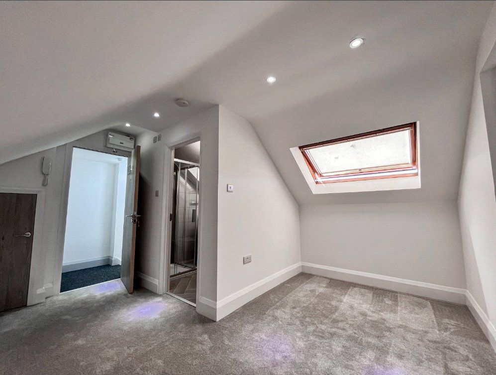 Property photo 2 of 8 Lounge