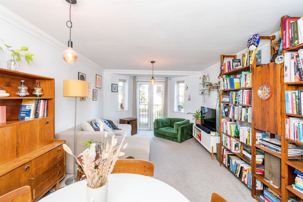 Property photo 3 of 17