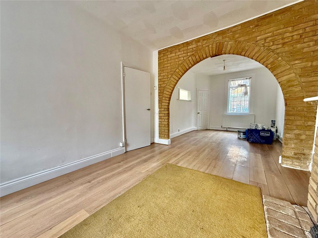 Property photo 2 of 5 Picture No. 06