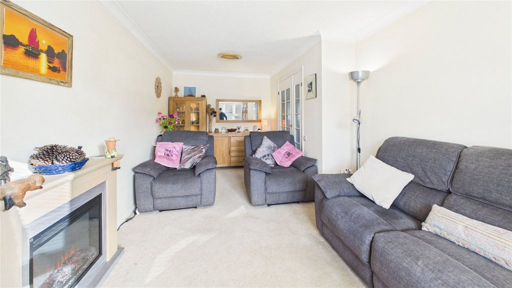 Property photo 3 of 12 Picture 3