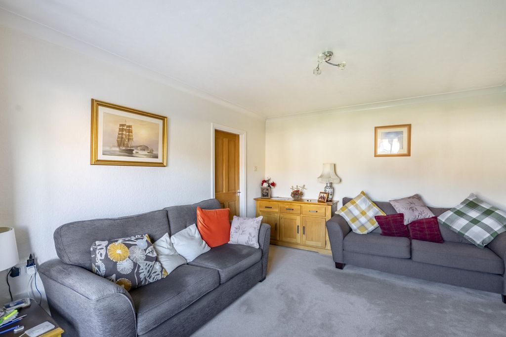 Property photo 3 of 11 Living Room