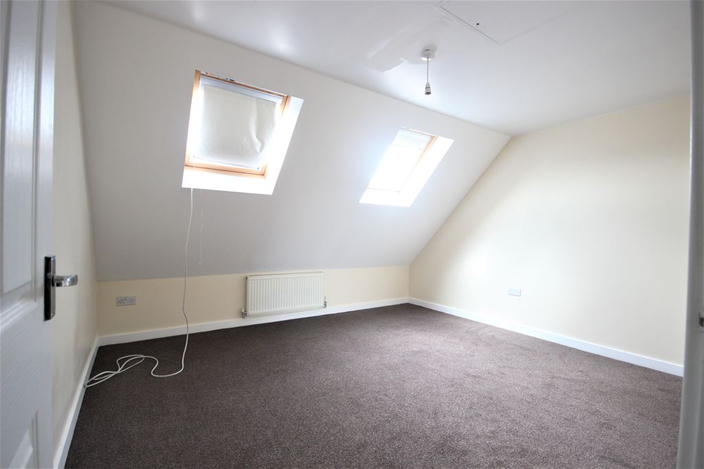 Property photo 3 of 10 Image