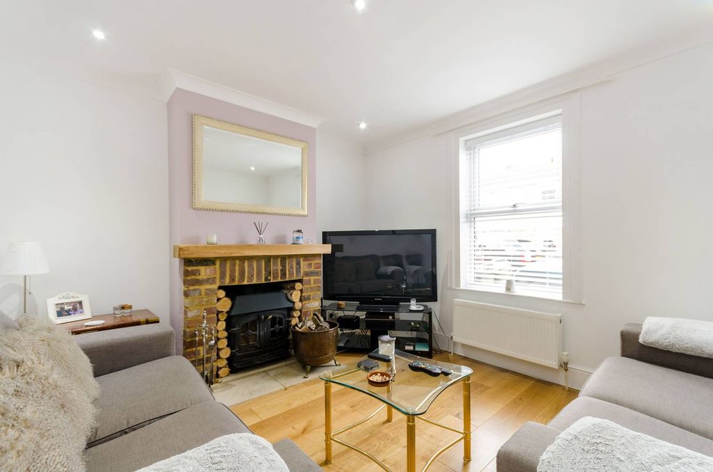 Property photo 2 of 11