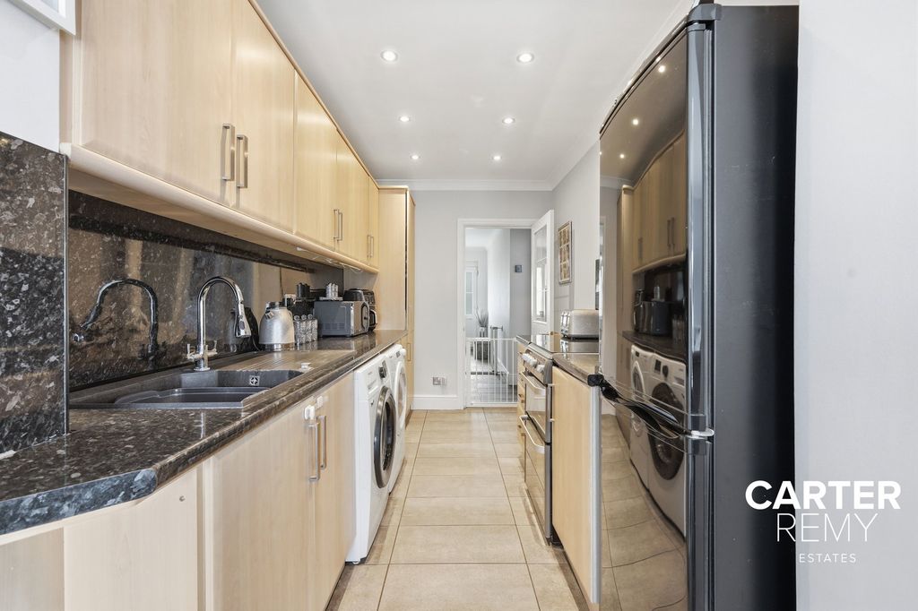 Property photo 2 of 23