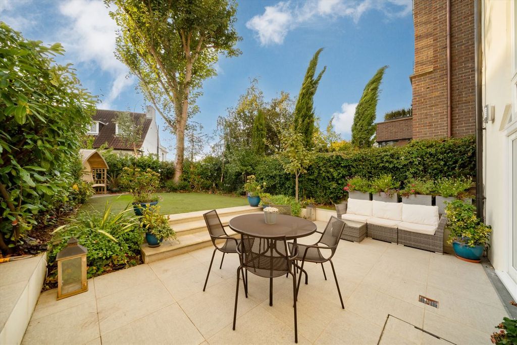 Property photo 3 of 10