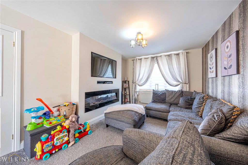 Property photo 2 of 41 Picture No. 10
