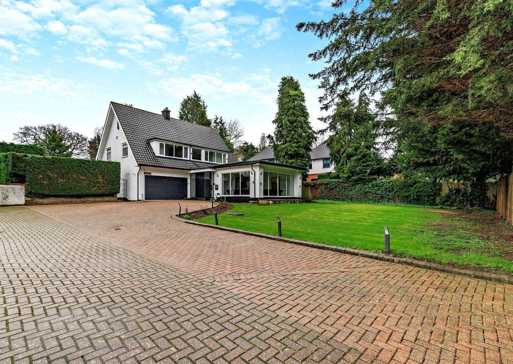 Property photo 1 of 32