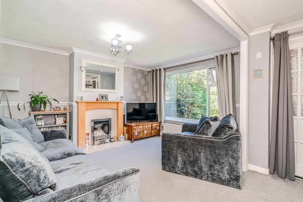 Property photo 2 of 28