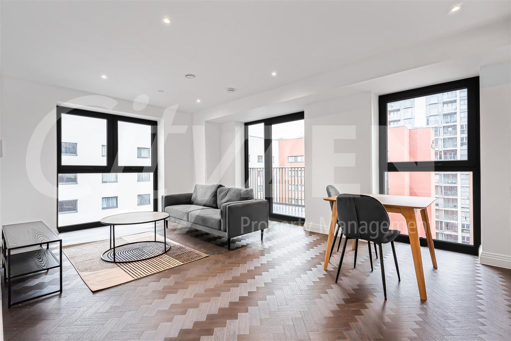 Property photo 1 of 18 Reception