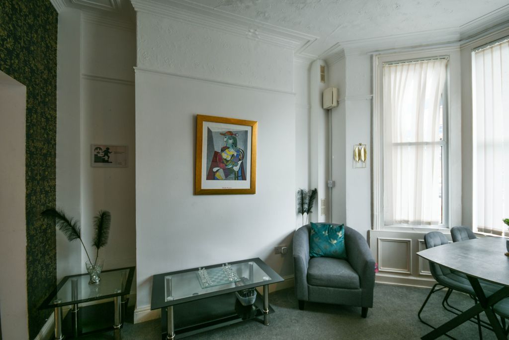 Property photo 3 of 29