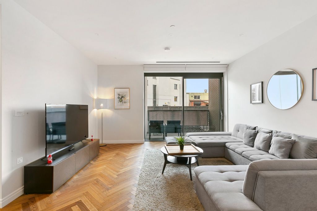 Property photo 2 of 10