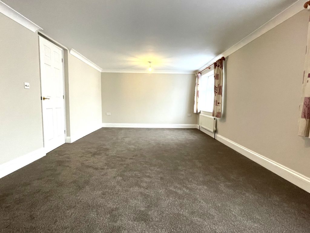 Property photo 2 of 6 Gallery