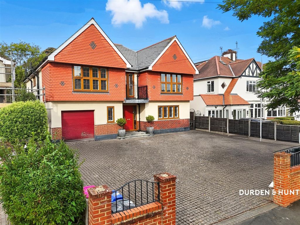 Property photo 1 of 30 Western Road