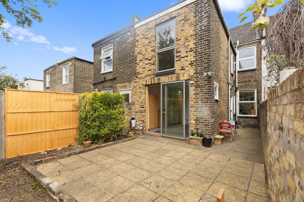 Property photo 3 of 22