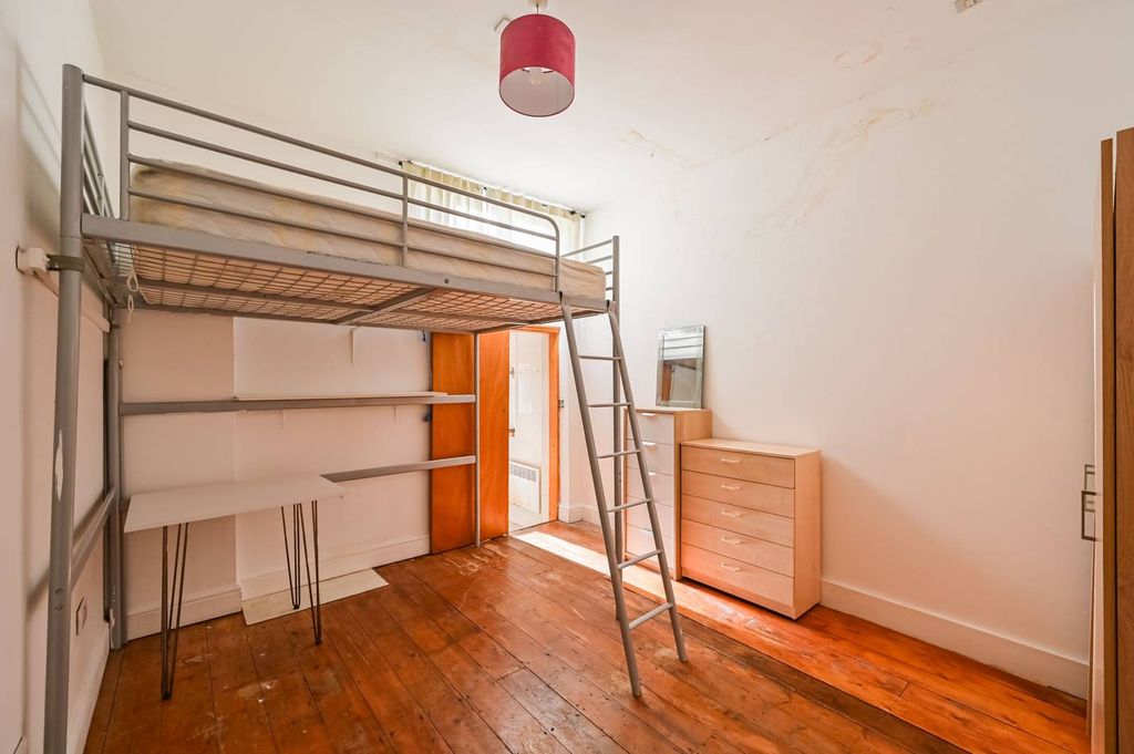 Property photo 3 of 8