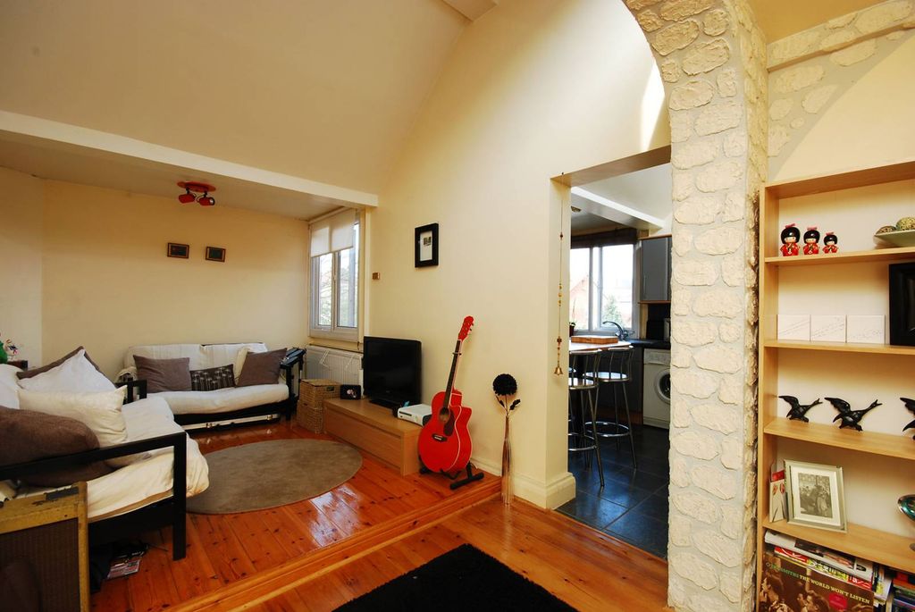 Property photo 2 of 6