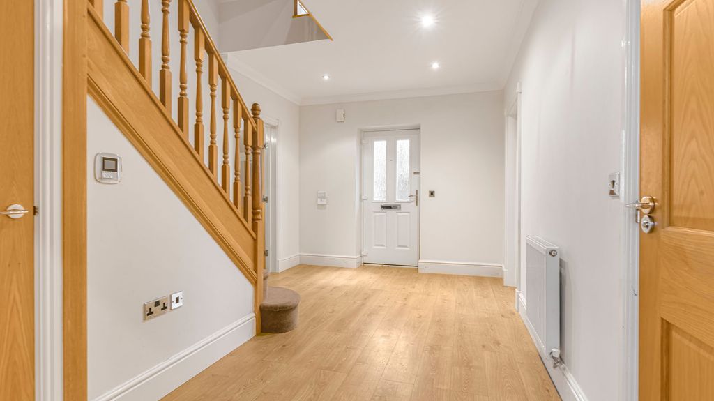 Property photo 3 of 41