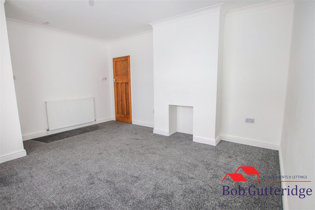 Property photo 2 of 18 Lounge