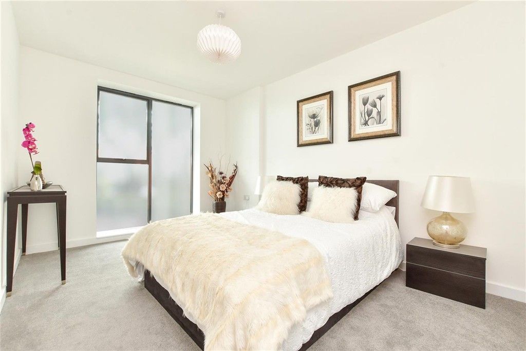 Property photo 1 of 7 Bedroom