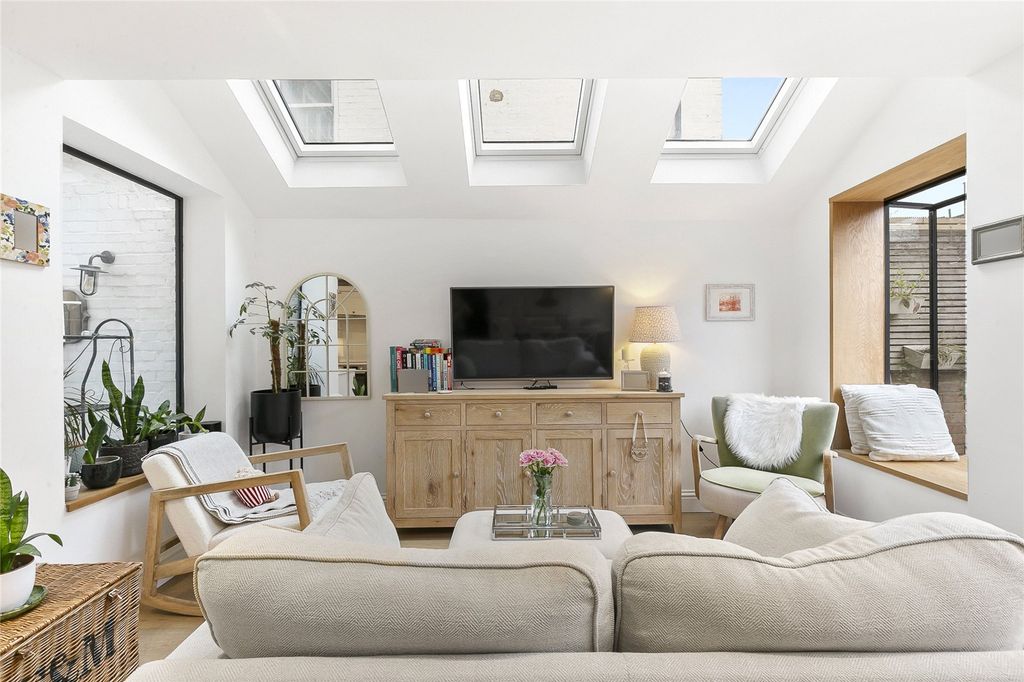 Property photo 2 of 18 Picture No. 05