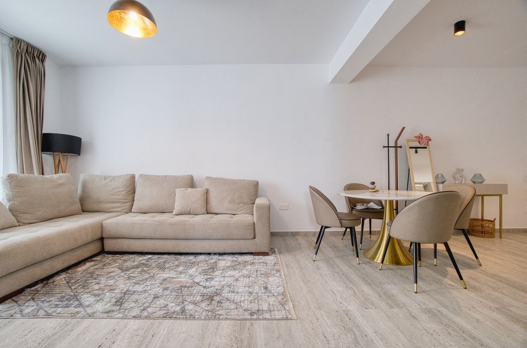 Property photo 1 of 30