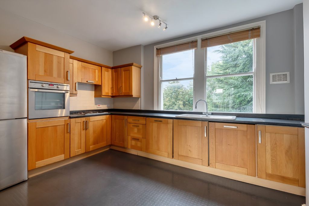 Property photo 1 of 11 Picture No. 05