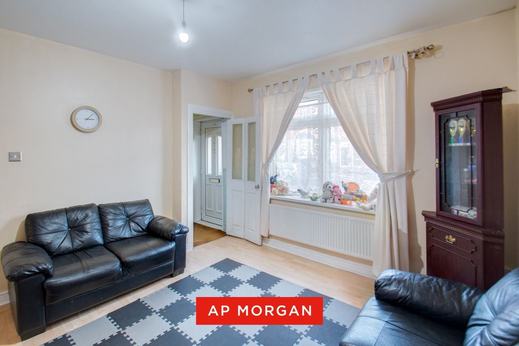 Property photo 2 of 19 Picture No. 41